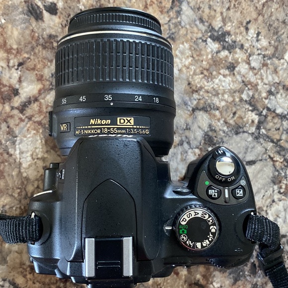 Digital Camera - Picture 2 of 5